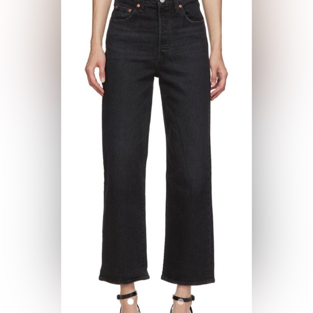 Levi’s- Black Cropped Jeans High Waist Pants 28